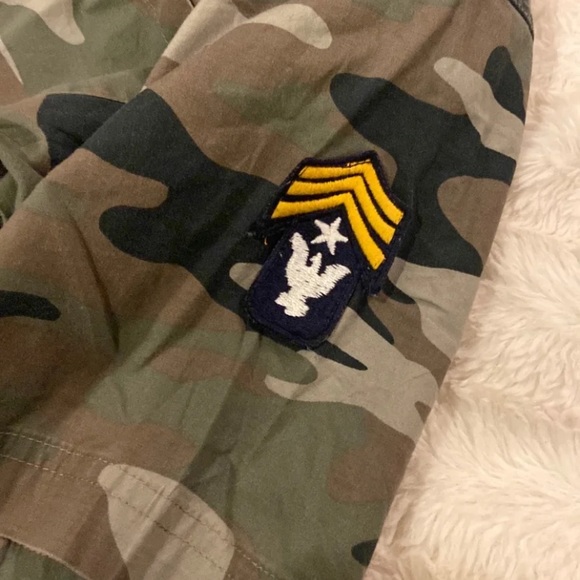 Wrangler button down - Picture 2 of 8